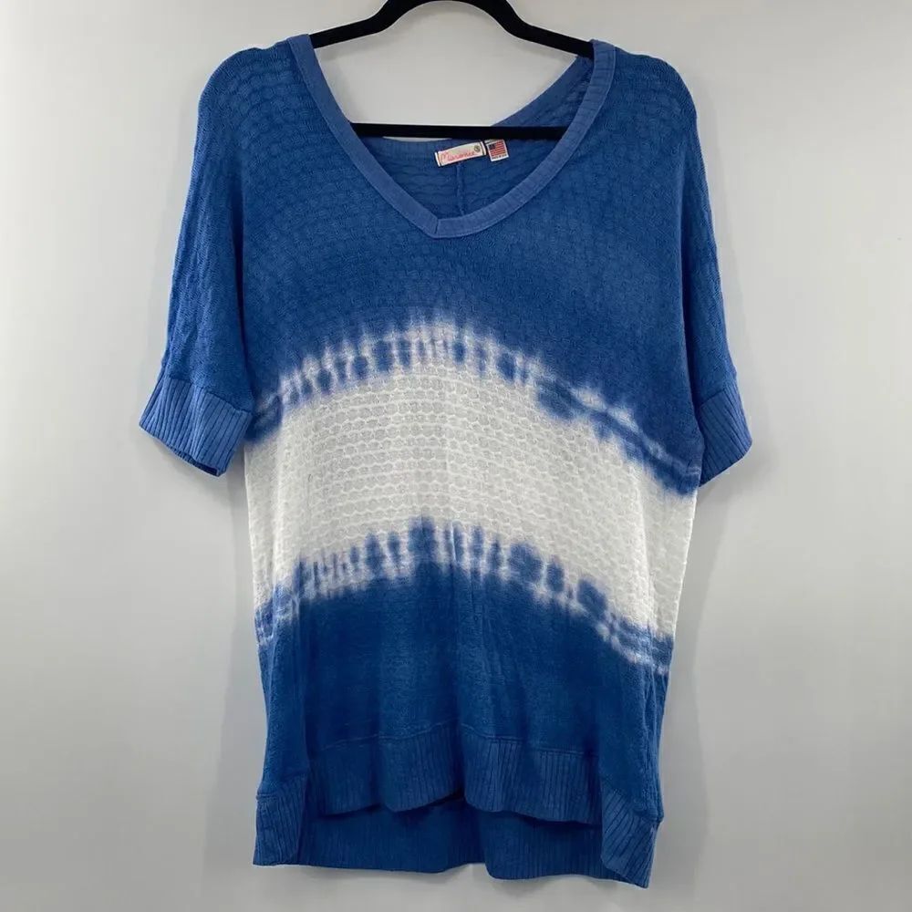 3For$20 Maronie Blue & White Ombre Top Size: Small